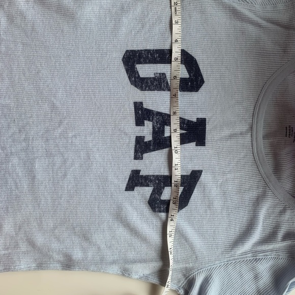 2/20$ 🛍 Gap thermal long sleeve Large - Picture 3 of 6